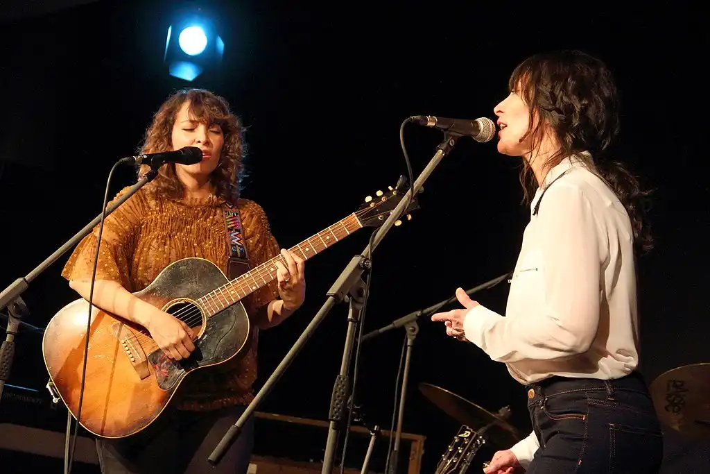 artists singing folk music 